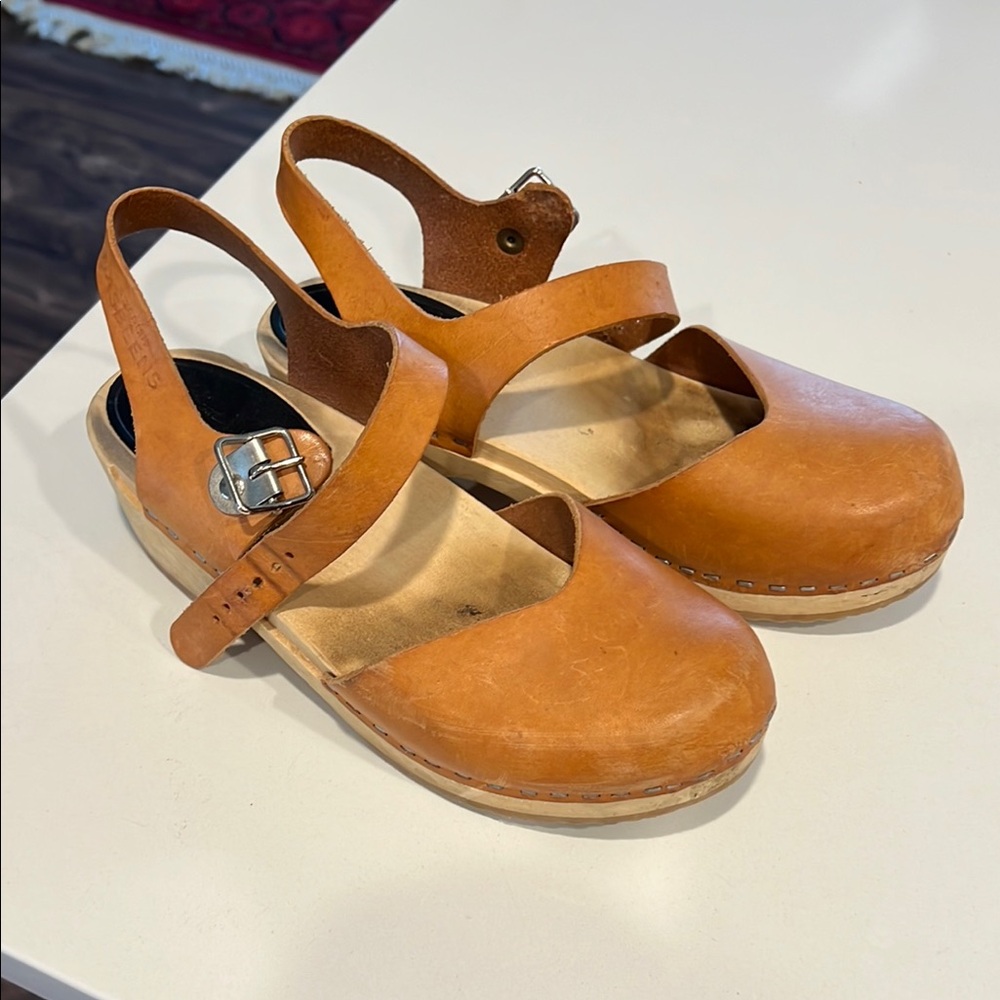 Women's Tan Leather Sandals